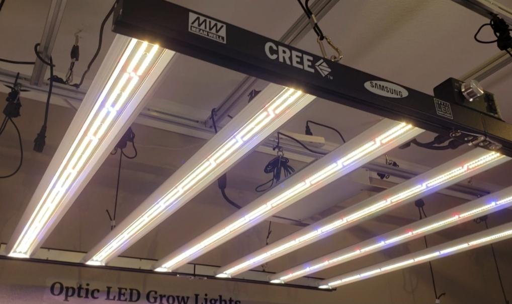 Slim 480H Dimmable LED Grow Light 480w (120 Degree) 3500k